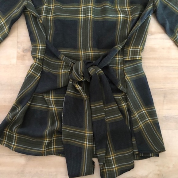 Ann Taylor Factory Top short sleeve green tie front XS - Picture 3 of 12